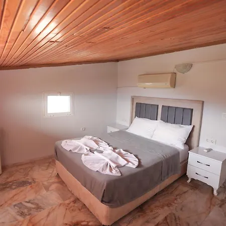 Ciftlik Hotel 3*