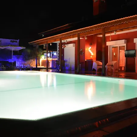 酒店 基弗特里克酒店 Çeşme